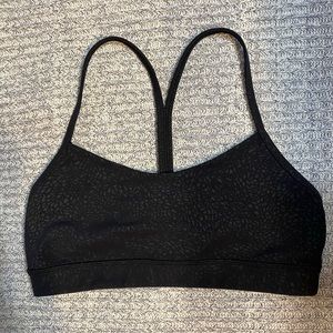 🥀Lululemon🥀Flow Y Nulu Bra🥀Black Pattern🥀Like New Condition🥀Size 8🥀